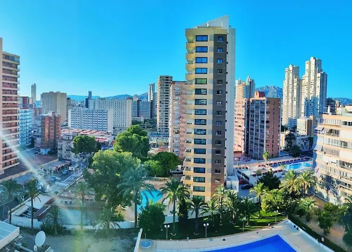 Bermudas Con Piscina En