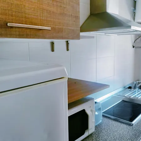 Bermudas Con Piscina En