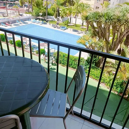 Bermudas Con Piscina En Apartment *