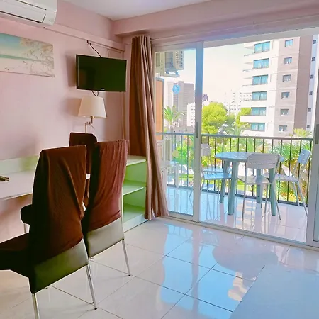 Bermudas Con Piscina En Benidorm