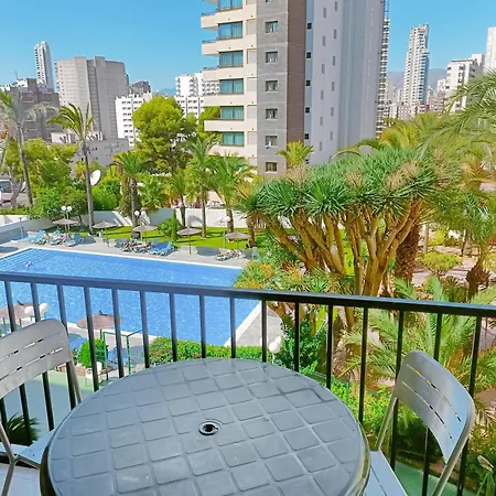 Bermudas Con Piscina En * Benidorm