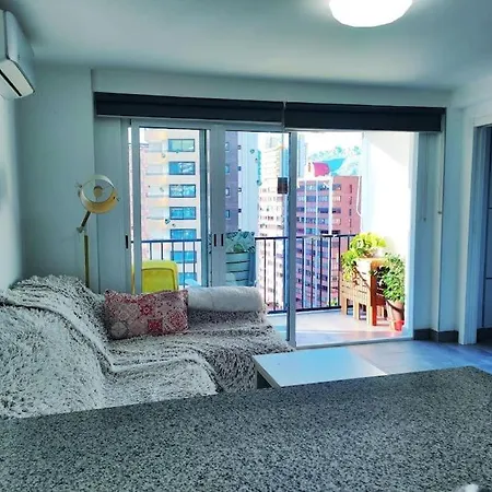 Bermudas Con Piscina En * Benidorm